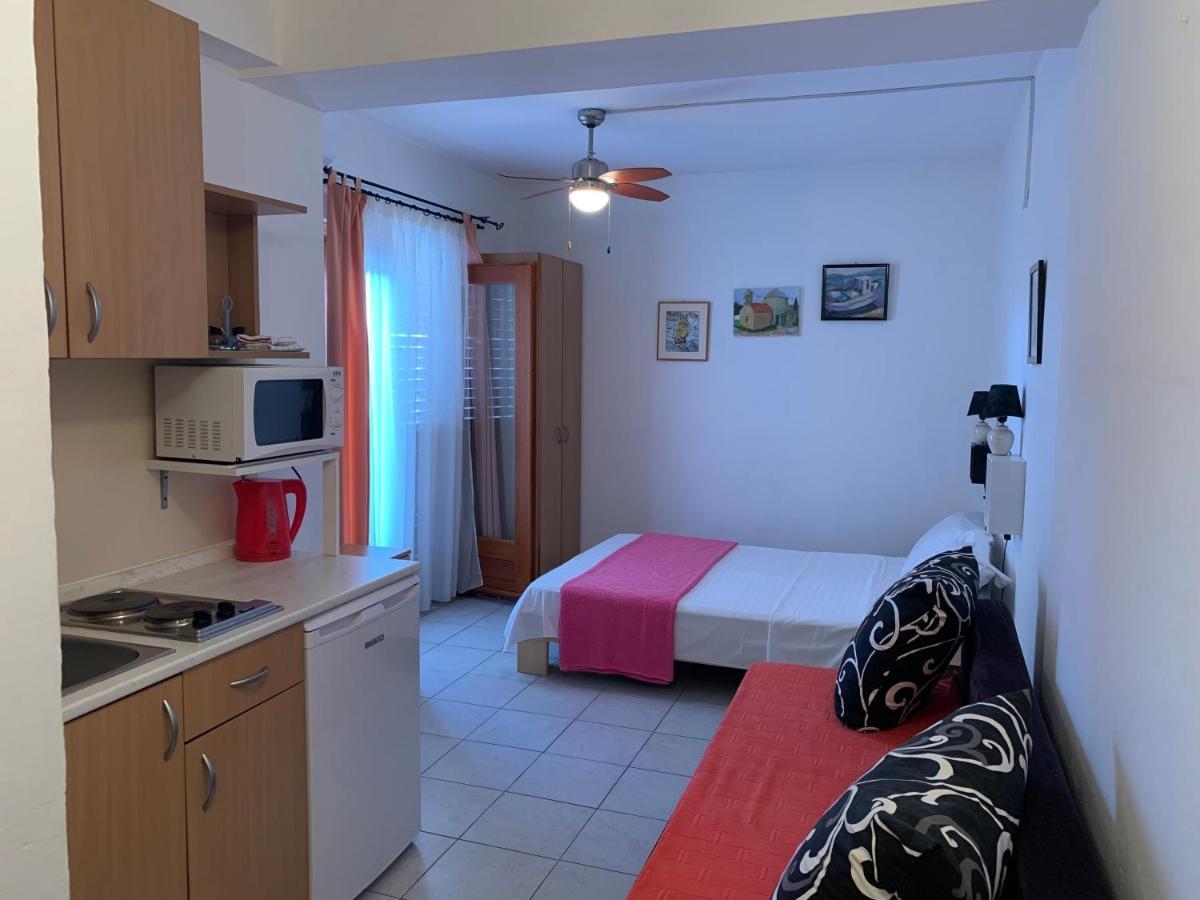 Apartments Rubis ロバニスカ エクステリア 写真