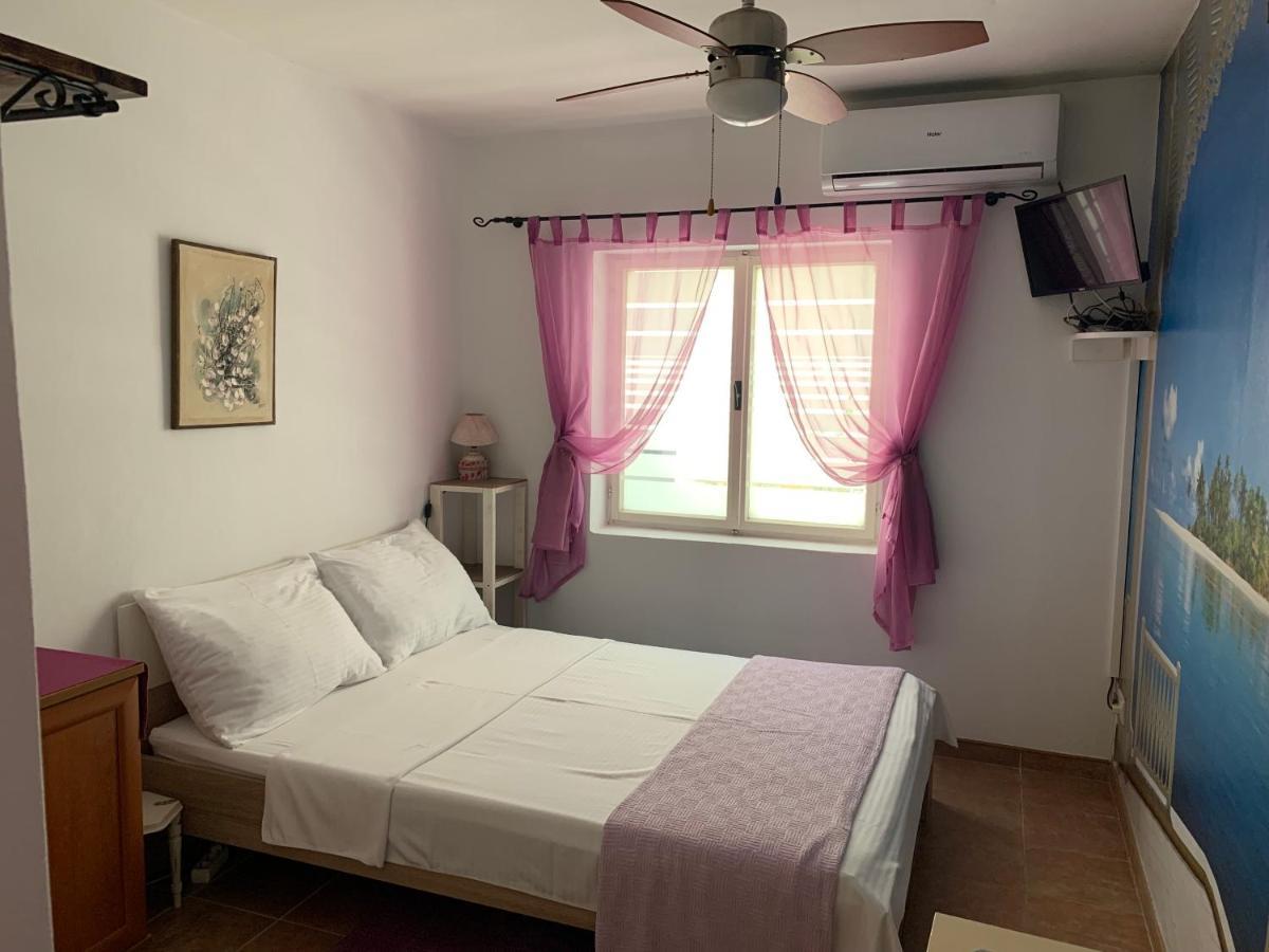 Apartments Rubis ロバニスカ エクステリア 写真