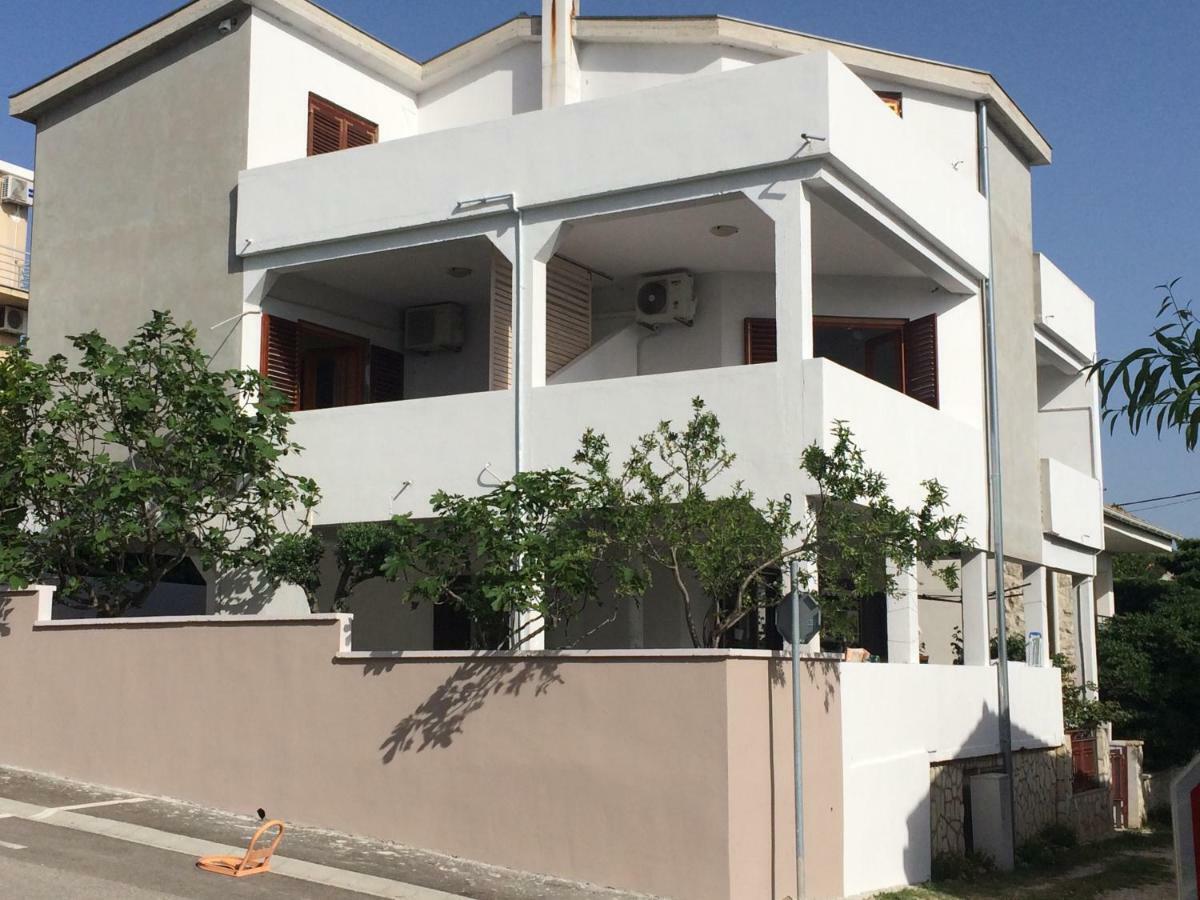 Apartments Rubis ロバニスカ エクステリア 写真